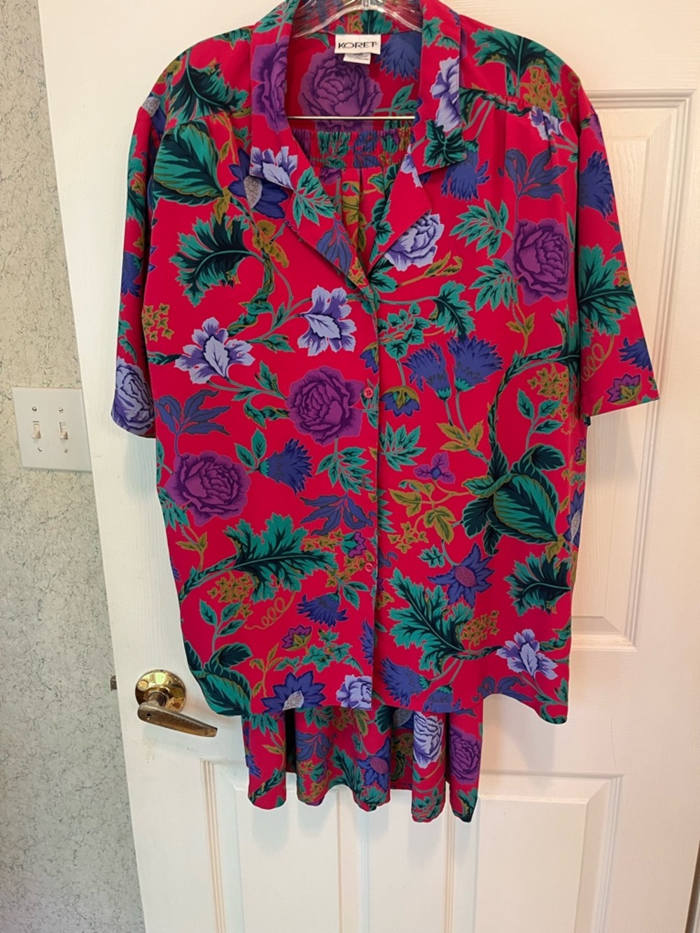 Koret Women's Red Floral Button-Up Top and matching skirt. XL